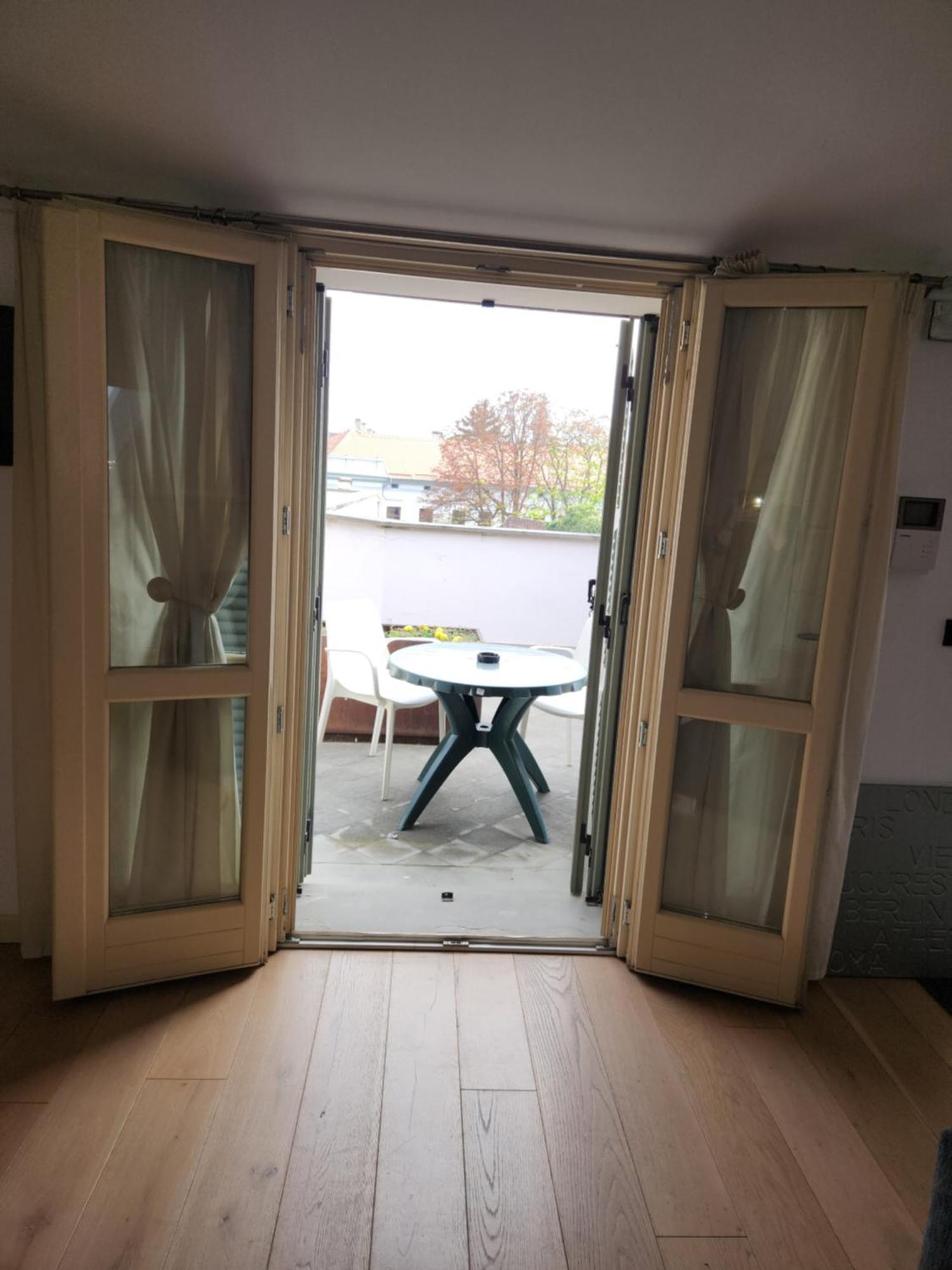 Central Terrace Escape With Jacuzzi Timisoara Exterior photo