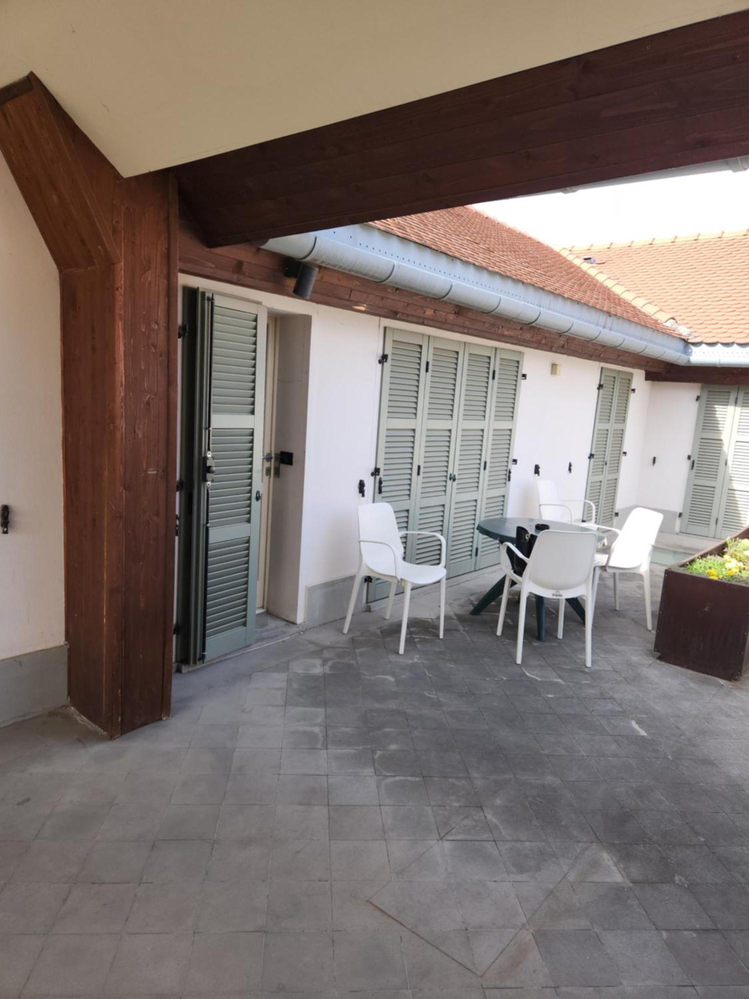 Central Terrace Escape With Jacuzzi Timisoara Exterior photo